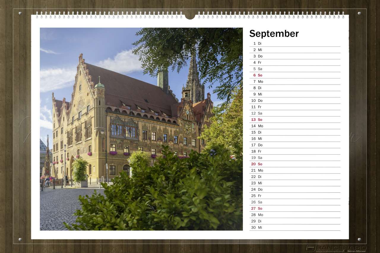 Das Ulmer Rathaus und die Stadtbibliothek - Monat September: Wandkalender Ulm in Fine art